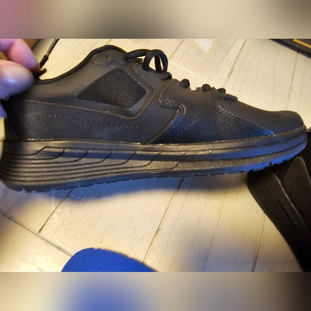 Shoes for Crews Womens Falcoln III size 8.5 medium Black